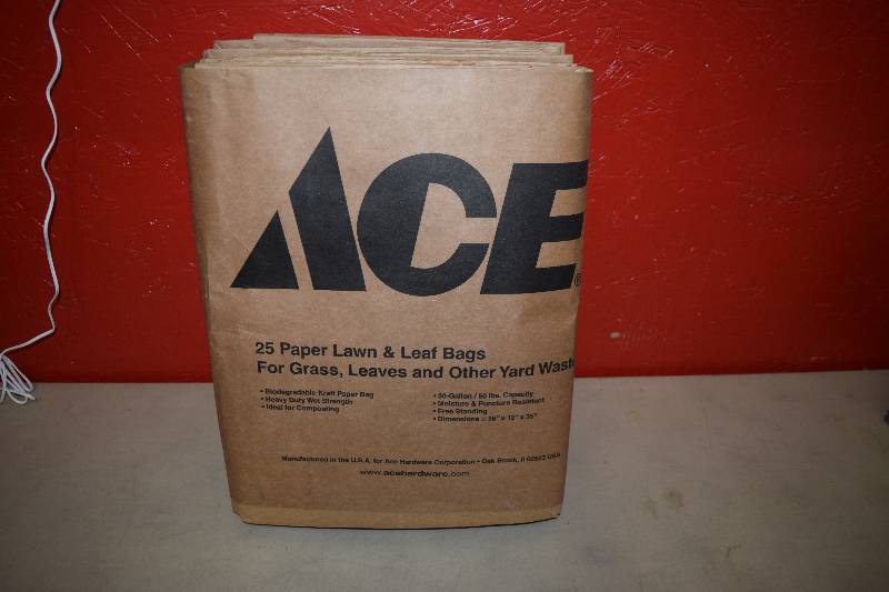 lot 318 image: 25 Ace Lawn & Leaf Bags