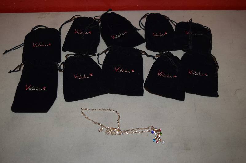 lot 330 image: 10 Vedahs Coral Necklaces