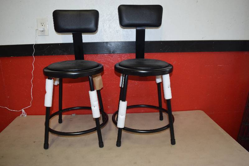 lot 414 image: Pair Stools