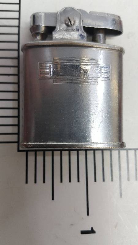 lot 6486 image: Cool old and collectable Ronson cigarette lighter