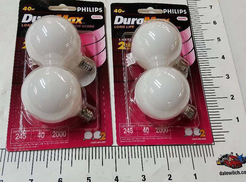 lot 5319-2 image: 2 new display cards (4 bulbs) total of the 40 watt DuraMax Decorative Globe style light bulbs