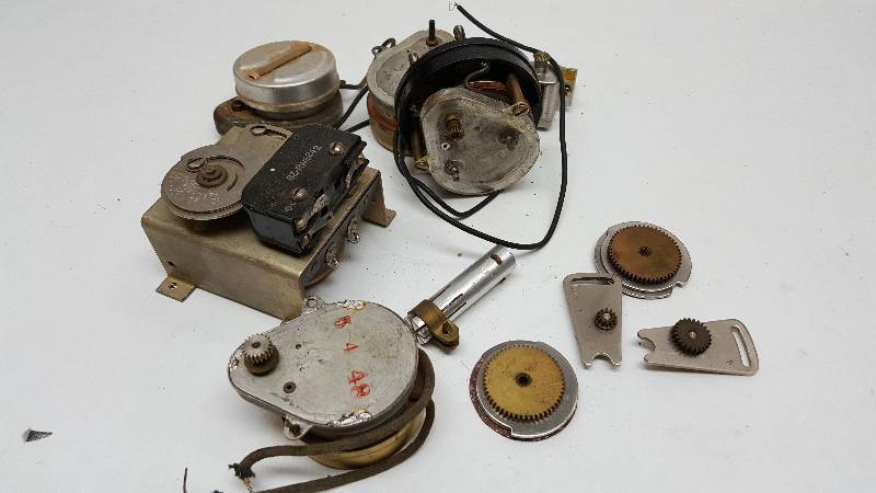 lot 5368 image: Found under the old Tinkerers work bench is this box of electronic pieces.  Look real close, I think I see something you might need later