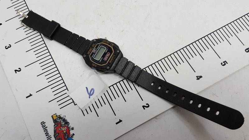 lot 5393-6 image: This watch is from a collection picked up at a Storage Locker Wars auction.  None have been tested