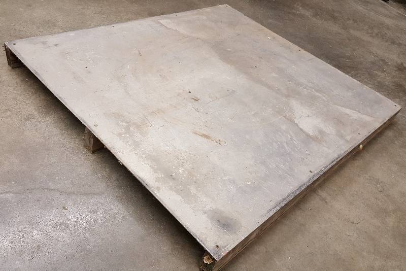 lot 5398 image: Originally a 48 X 42 X18 (11 Ga) sheet of aluminum but last used as a smooth top pallet