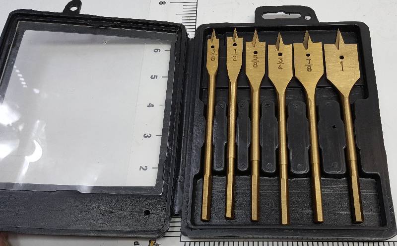 lot 5631 image: Handy and new 6 piece wood spade bit set in storage case sizes 38 12 58 34 78 and 1 hole size