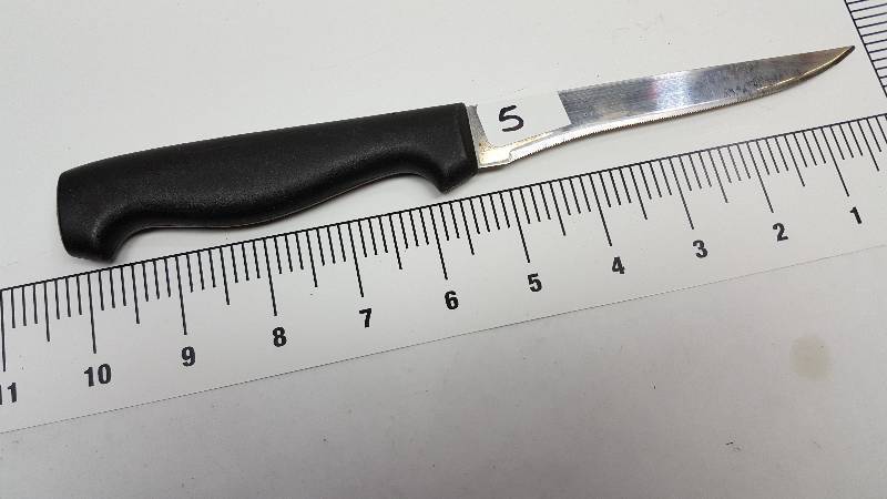 lot 5640-5 image: Get sharp on your cooking with this kitchen utensil.  Wash it and use it