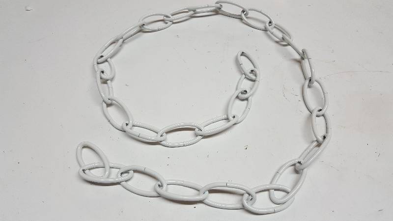 lot 6243 image: New 3 foot section of decorative White metal chain 10 gauge (3.2MM)