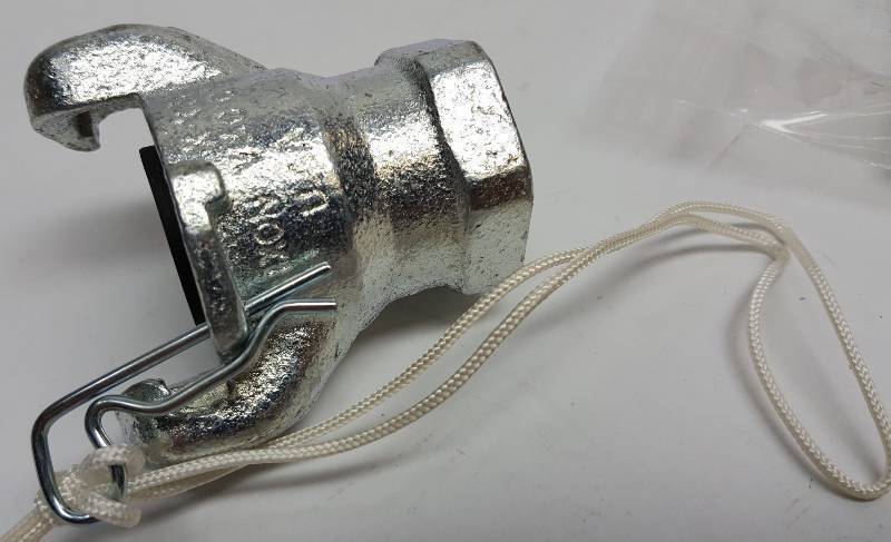lot 6713-2 image: Single Dixon Air King MA8 big air compressor hose end with the 34 female pipe threads.