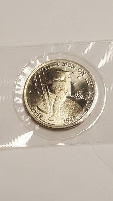 lot 1401 image: First Man on the Moon $5 Commemorative 20th Anniversary 1989 Coin