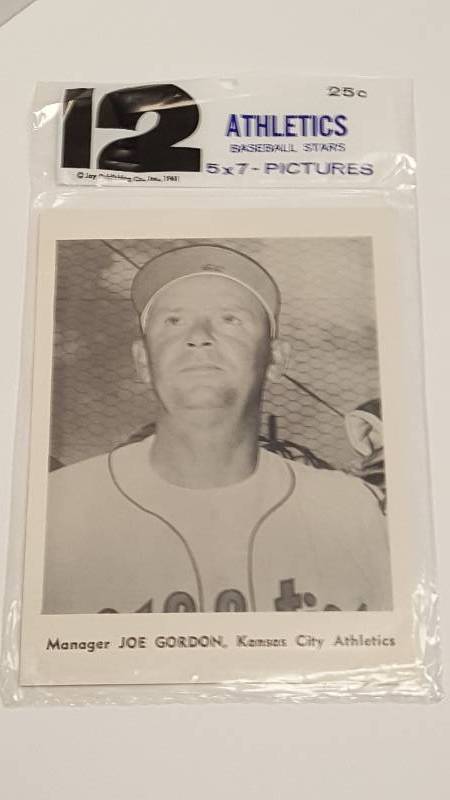 lot 1272 image: 1961 Kansas City Athletic As Complete 12 Baseball Card 5x7 Team Set Sealed