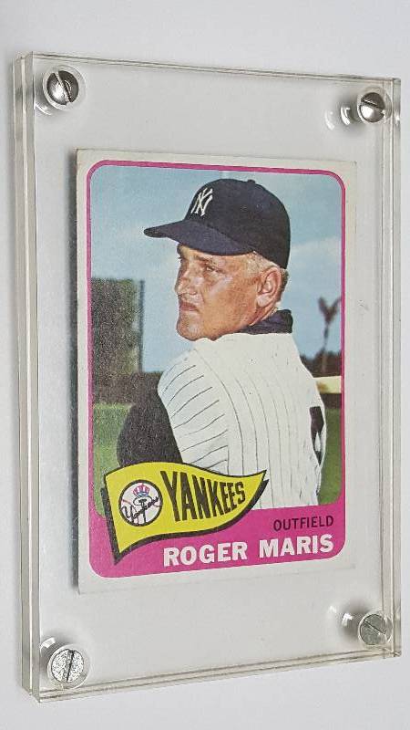 lot 1115 image: 1965 Topps Roger Maris #155 Vintage New York Yankees Baseball Card Home Run King