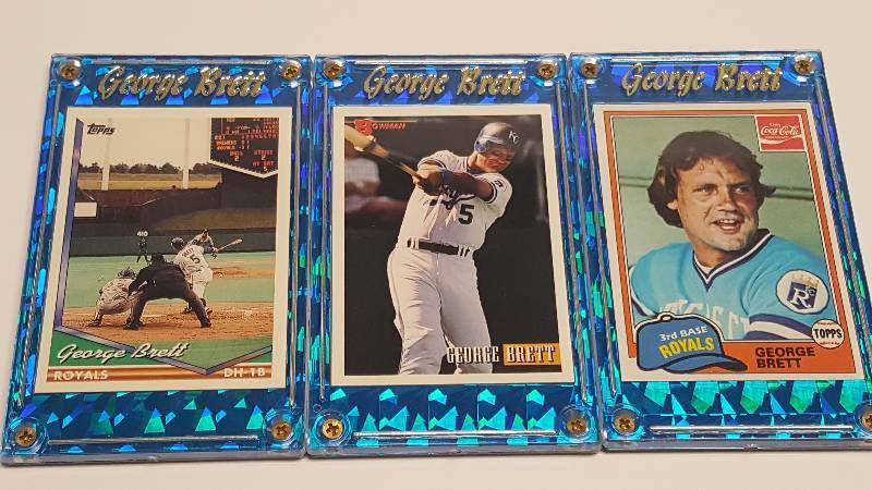 lot 1192 image: George Brett 1981 Topps #100 Kansas City Royals Baseball Card  Bonus