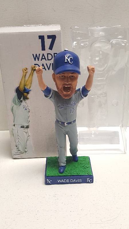 lot 1231 image: Wade Davis 2016 Kansas City Royals World Series Commemorative Bobblehead SGA New