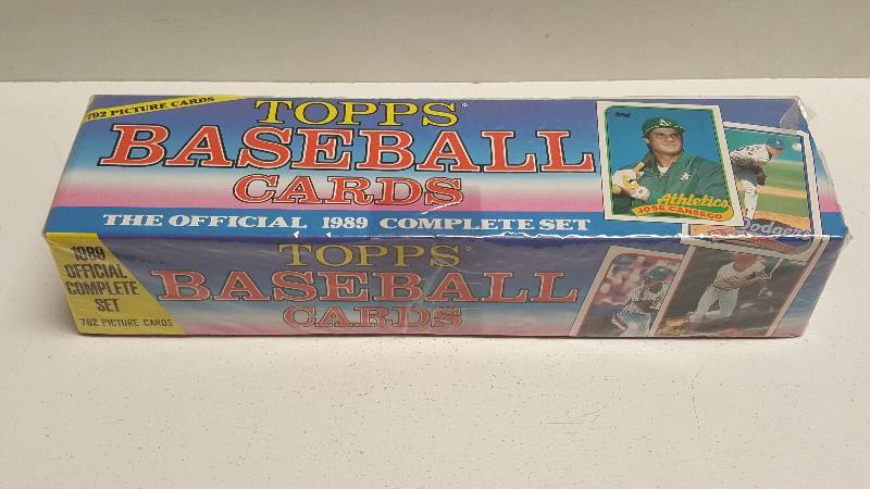 lot 1260 image: 1989 Topps Complete 792 Card Factory Sealed Baseball Card Set New Unopened