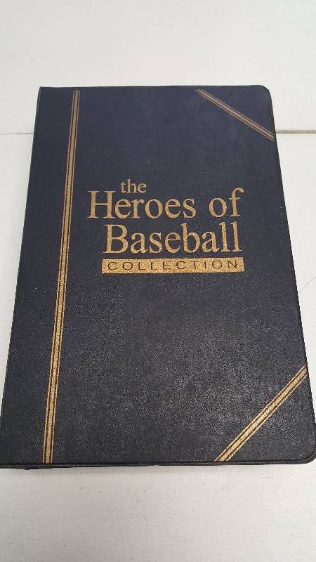 lot 1289 image: Heroes of Baseball Limited Editon 24 KT Gold Hall of Fame Cards w Book
