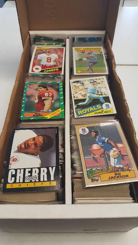 lot 1313 image: 1600 Count Shoe Box Full of Kansas City Chiefs & Kansas City Royals Cards