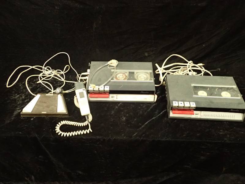 lot 2260 image: Vintage Phillips Norelco Transcription machine LFH008452 W Foot Pedal