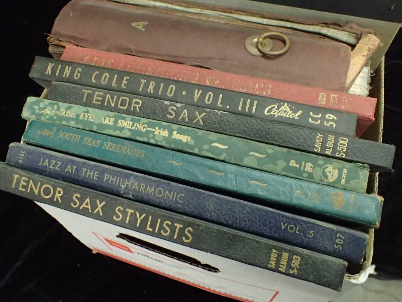 lot 2341 image: Vintage box old 78 records from 1930s thru 1960s