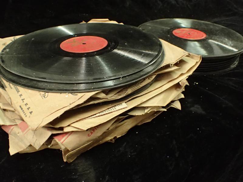 lot 2343 image: Vintage box old 78 records from 1930s thru 1960s