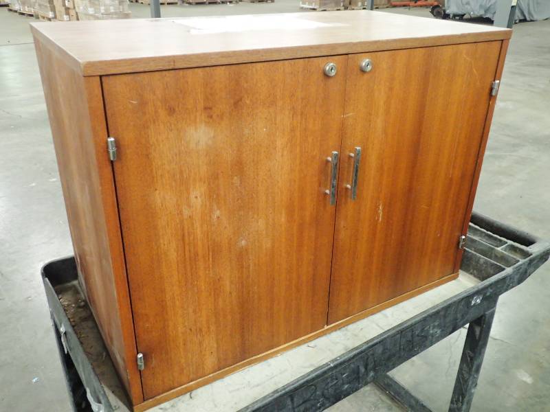 lot 2348 image: Executive Refrigerator