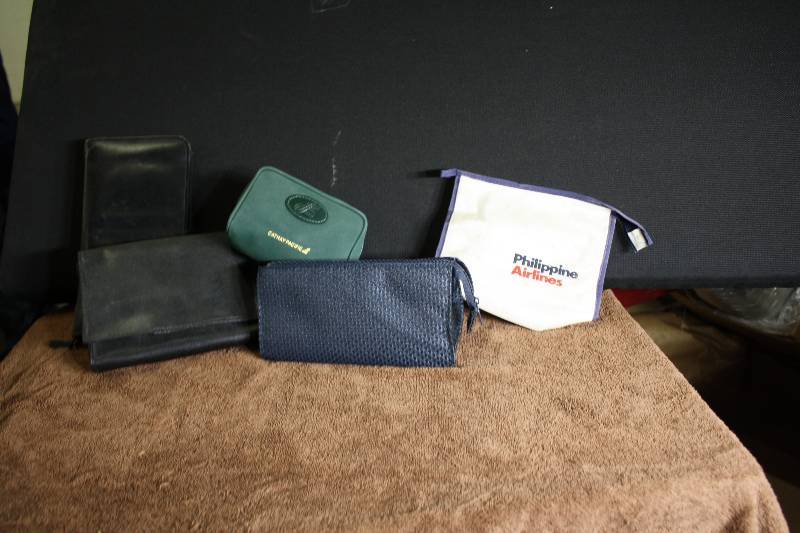 lot 1022 image: Travel Bags