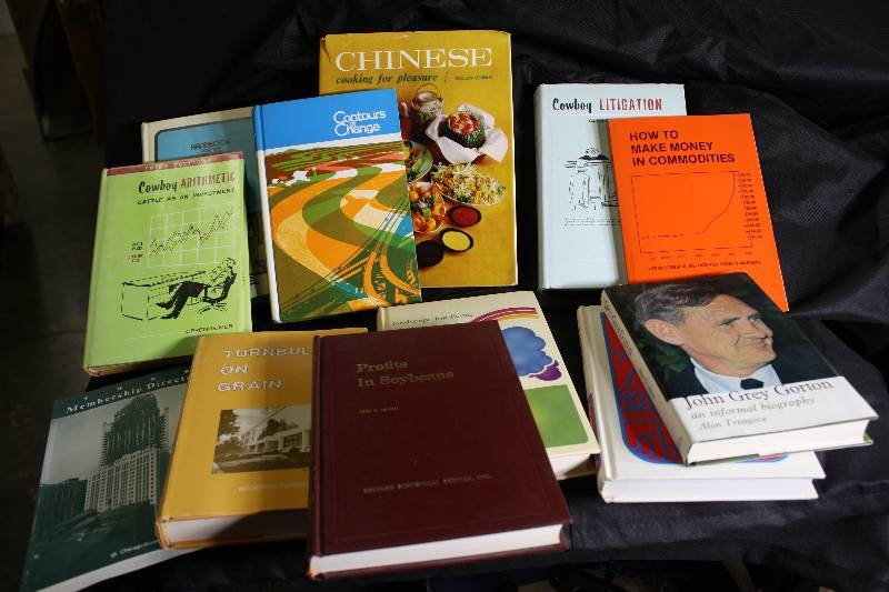 lot 1021 image: Box of Books