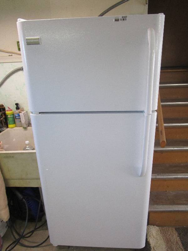 lot 8502 image: Frigidaire  18.2 Cubic In Refrigerator Fully Functioning