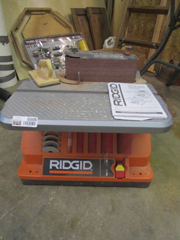 lot 8506 image: Ridgid EB44242 Oscillating EdgeBelt Spindle Sander