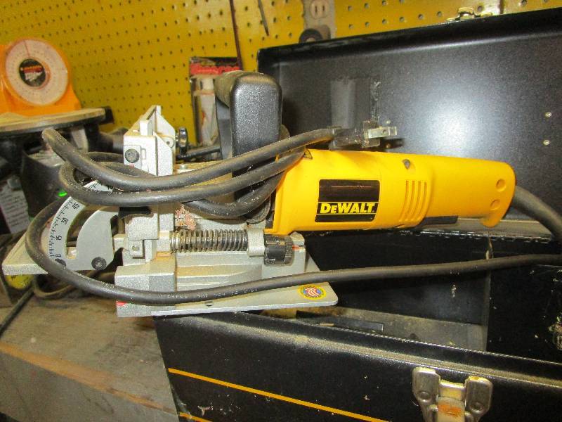 lot 8513 image: Dewalt Plate Joiner