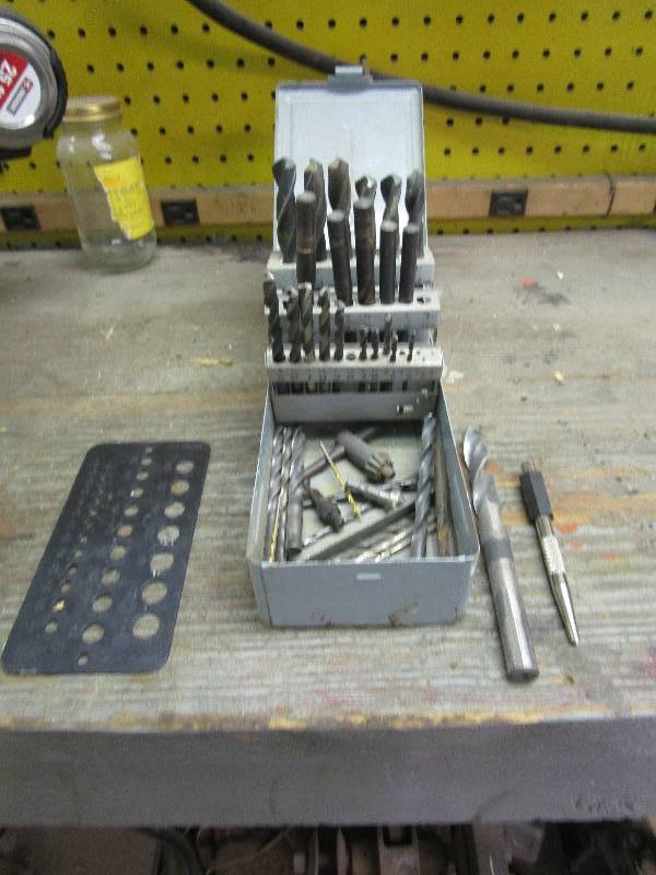 lot 8525 image: Lot of Drill Bits