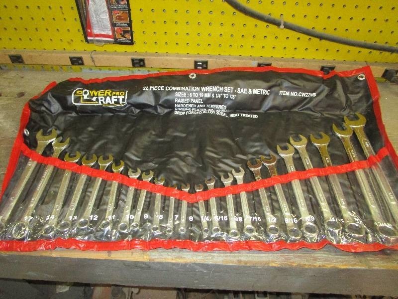 lot 8529 image: 22pc Combo Wrench Set SAE and Metric