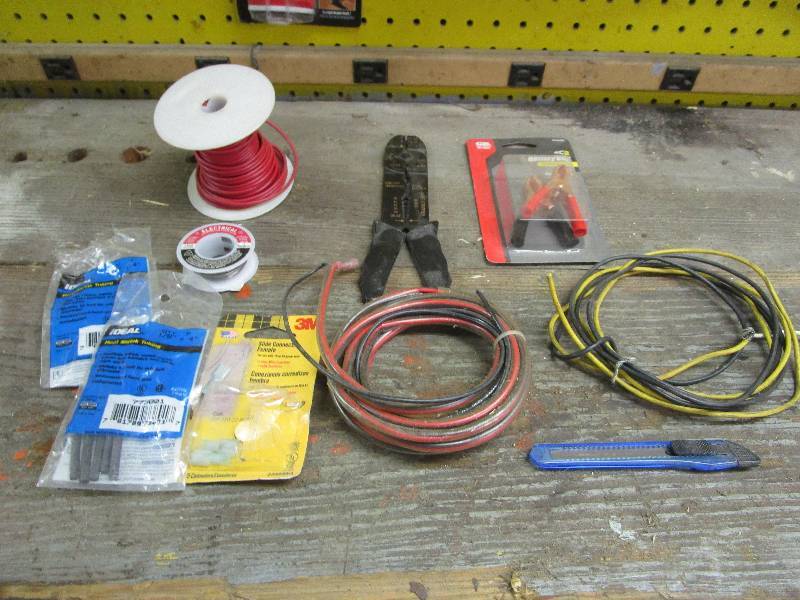 lot 8531 image: Random Items Lot
