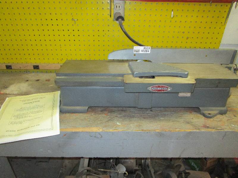 lot 8533 image: Craftsman Jointer