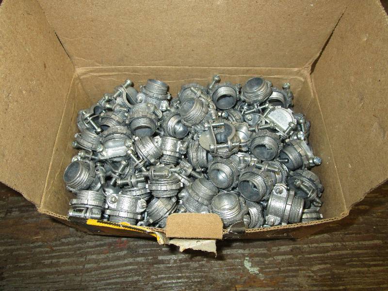 lot 8536 image: Lot of Pipe Fittings