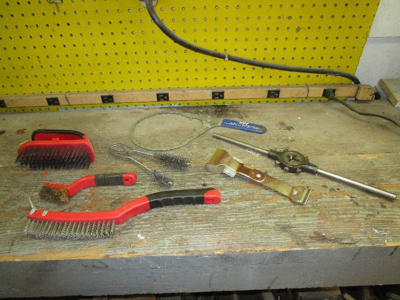 lot 8537 image: Random Items Lot