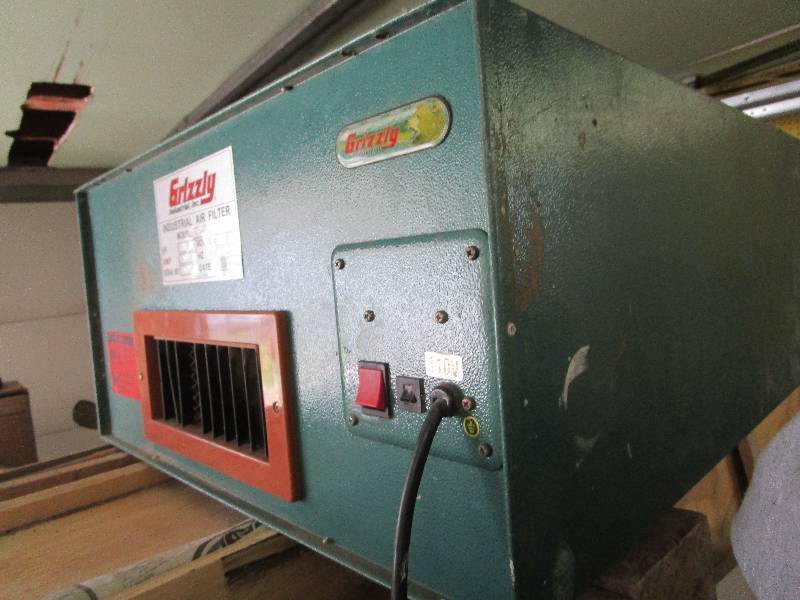 lot 8517 image: Grizzly Industrial Air Filter Fully Functioning