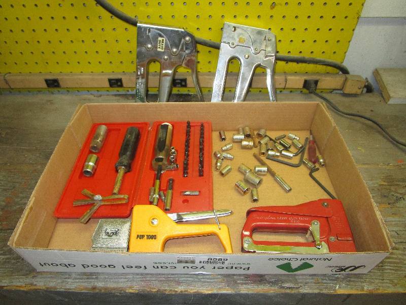 lot 8589 image: Random Lot of Tools