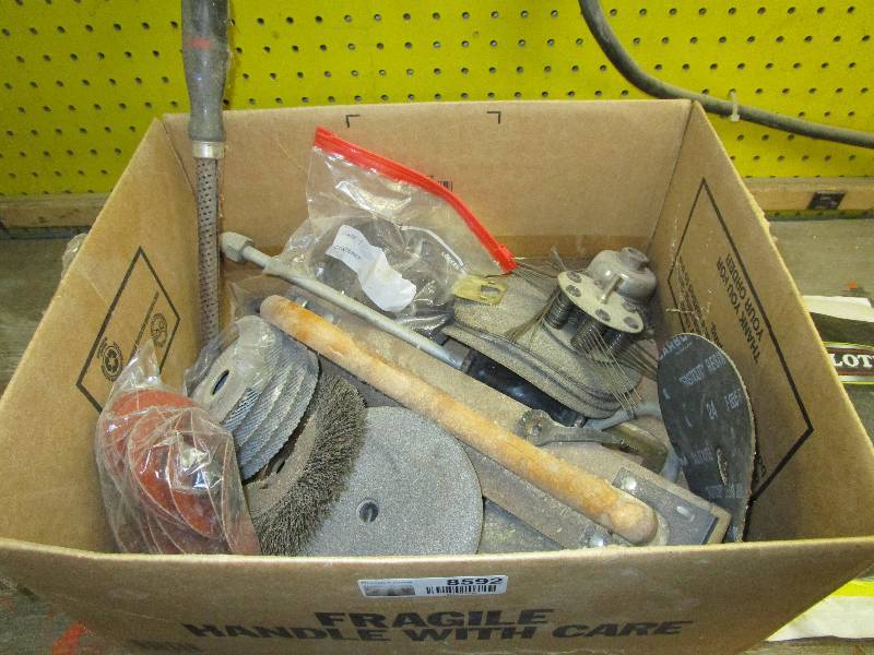 lot 8592 image: Random Lot of Tools