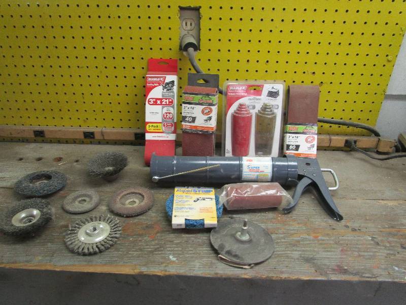 lot 8604 image: Random Lot of Items