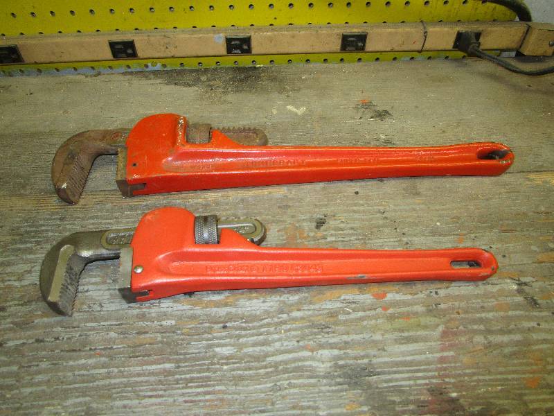 lot 8655 image: Pair of Pipe Wrenches