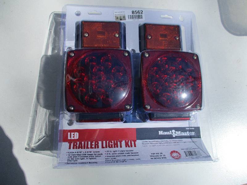 lot 8562 image: Trailer Light Kit