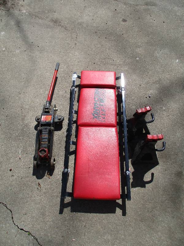 lot 8516 image: Creeper and Jacks