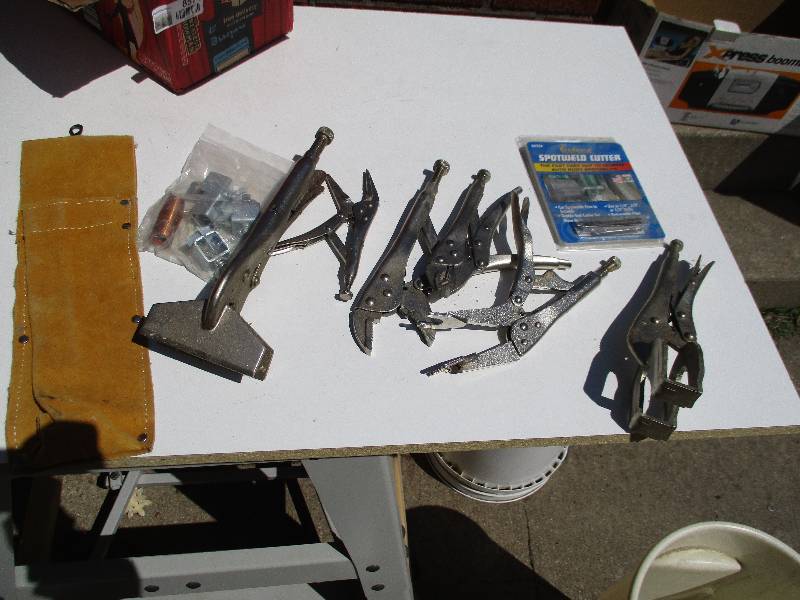 lot 8574 image: Random Lot of Tools