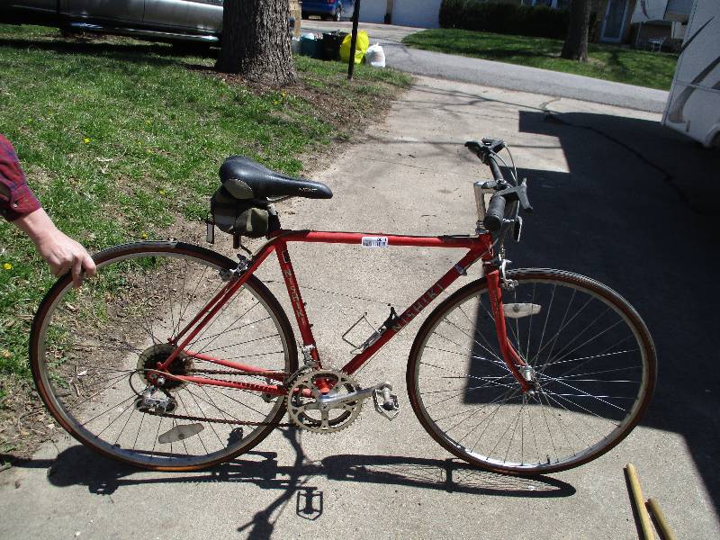 lot 8611 image: Riviera Racing Bike