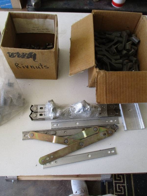 lot 8620 image: Window Parts