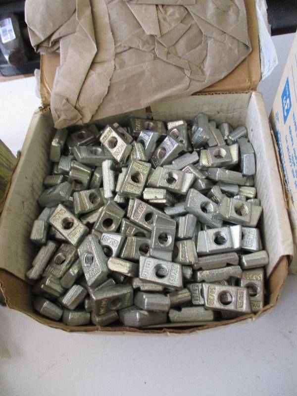 lot 8621 image: Window Hardware
