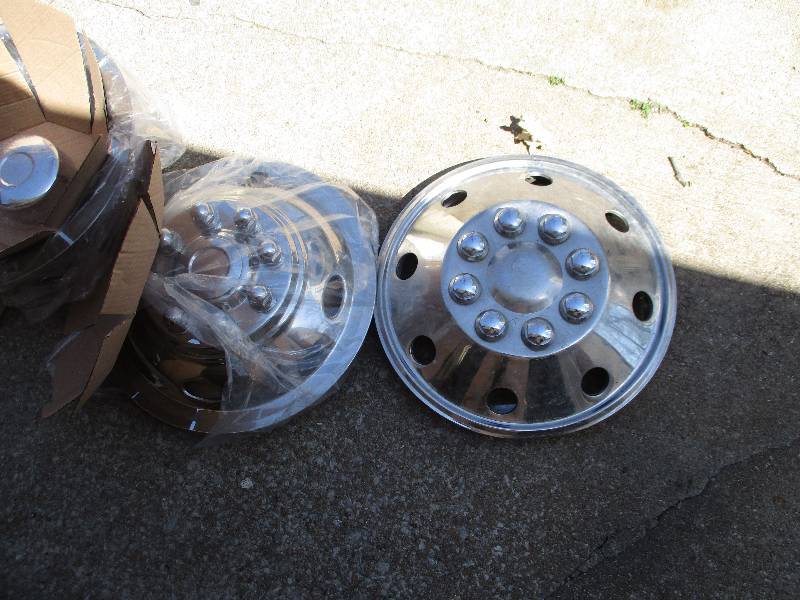 lot 8626 image: Set of Dually Wheel Liners