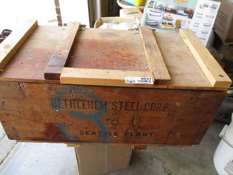 lot 8627 image: Bethlehem Steel Corp Vintage Crate