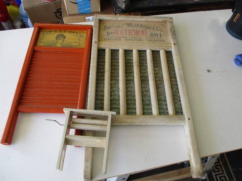 lot 8633 image: Vintage Home Dcor Lot