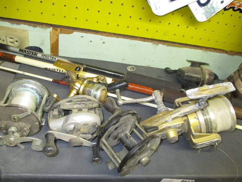 lot 8647 image: Lot of Rods and Reels
